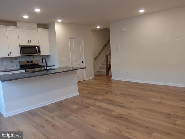 713 PARKER BLVD, Princeton Junction, NJ 08550