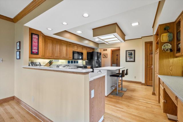 2915 Brendon WAY, Waukesha, WI 53188