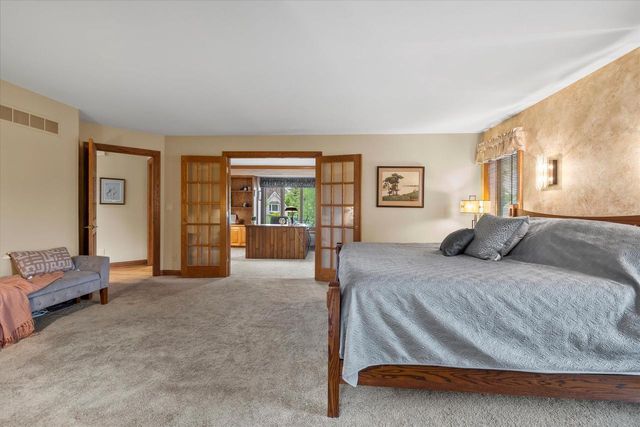 2915 Brendon WAY, Waukesha, WI 53188