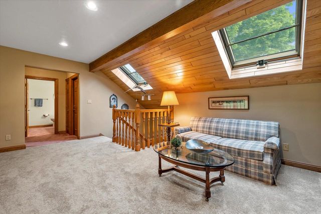 2915 Brendon WAY, Waukesha, WI 53188