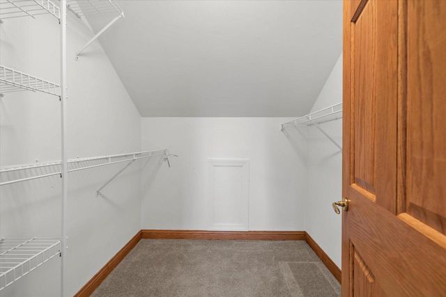 2915 Brendon WAY, Waukesha, WI 53188
