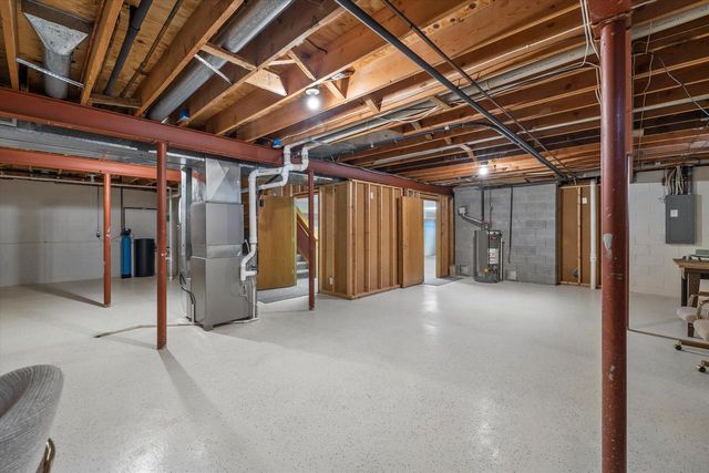 2915 Brendon WAY, Waukesha, WI 53188