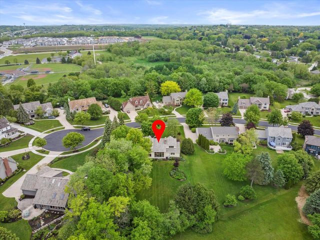 2915 Brendon WAY, Waukesha, WI 53188