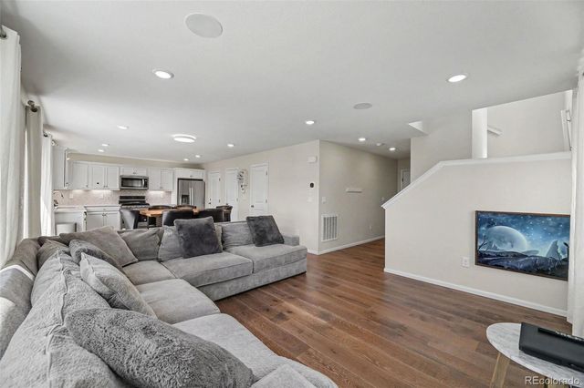 871 N Waterloo Circle, Aurora, CO 80018