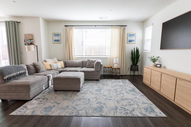 3382 Auburn Leaf Loop, Folsom, CA 95630