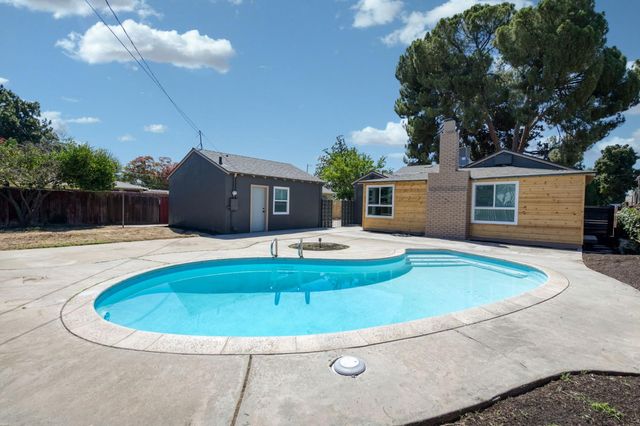 1434 W Terrace Avenue, Fresno, CA 93705