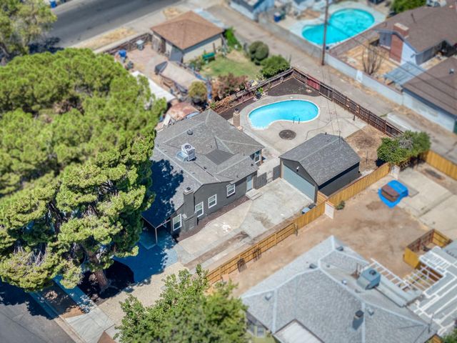 1434 W Terrace Avenue, Fresno, CA 93705