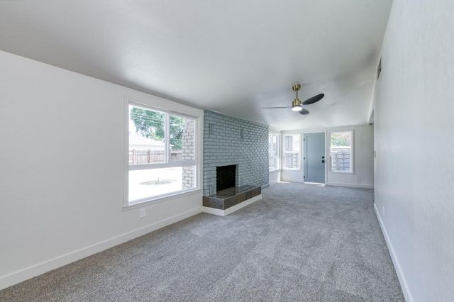 1434 W Terrace Avenue, Fresno, CA 93705