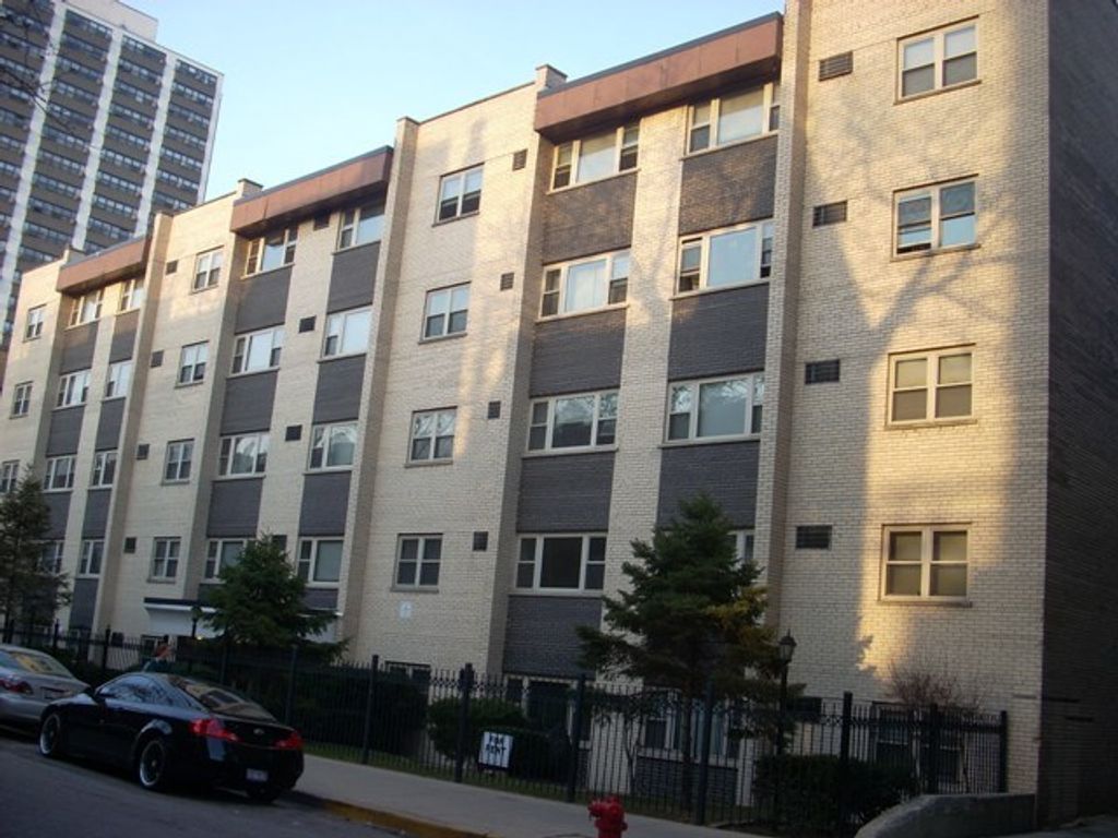 3161 N Cambridge Avenue 312, Chicago, IL 60657