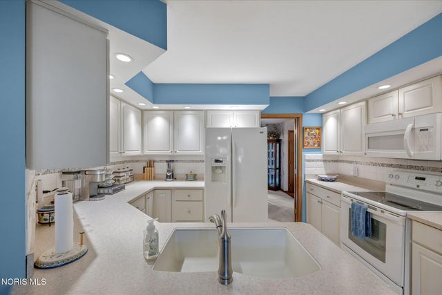 2320 Water Wheel Court, Holland, OH 43528