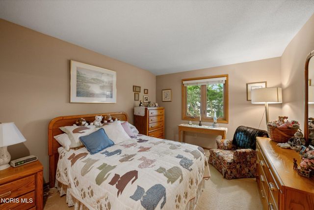 2320 Water Wheel Court, Holland, OH 43528