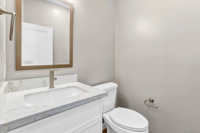 3870 Rojo Tierra Rd, La Mesa, CA 91941
