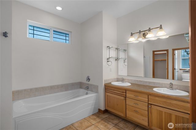 313 Grandview Avenue, Shelton, WA 98584
