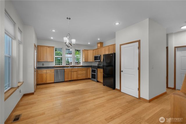 313 Grandview Avenue, Shelton, WA 98584