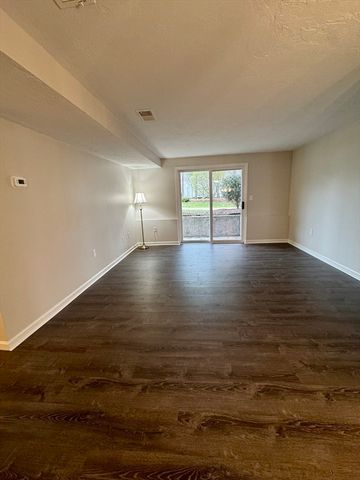 346 Neponset St C, Canton, MA 02021