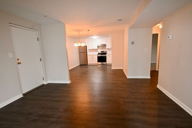 346 Neponset St C, Canton, MA 02021