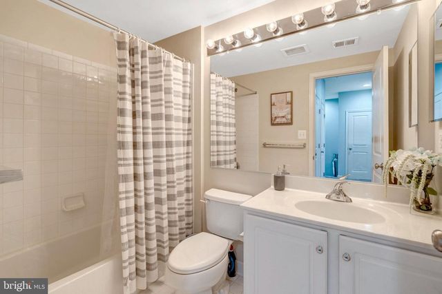 7971 CRESCENT PARK DR, Gainesville, VA 20155