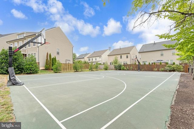 7971 CRESCENT PARK DR, Gainesville, VA 20155