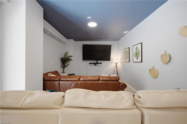 313 Sailfish LN, Virginia Beach, VA 23456