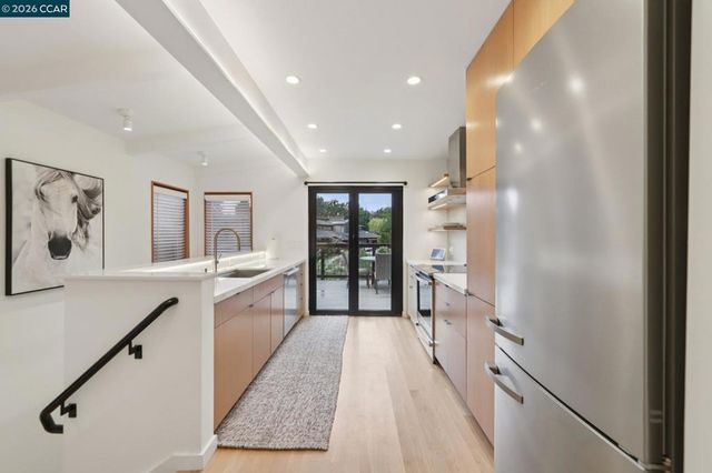 380 Vermont Ave, Berkeley, CA 94707