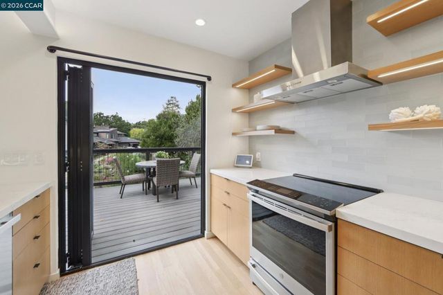 380 Vermont Ave, Berkeley, CA 94707