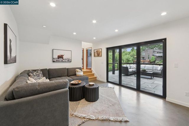 380 Vermont Ave, Berkeley, CA 94707