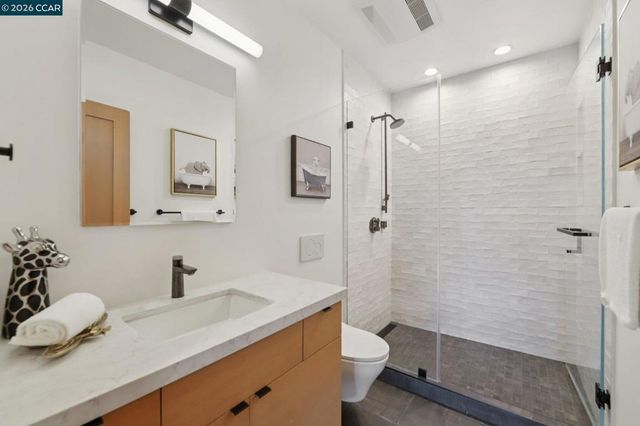 380 Vermont Ave, Berkeley, CA 94707