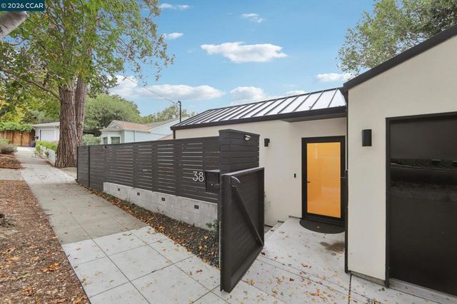 380 Vermont Ave, Berkeley, CA 94707