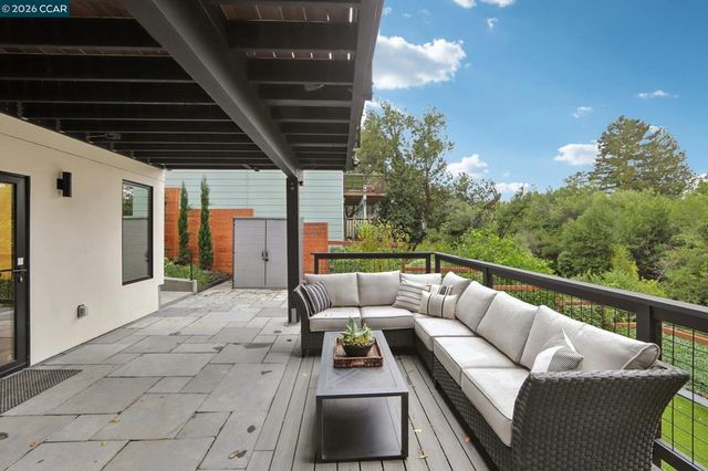 380 Vermont Ave, Berkeley, CA 94707