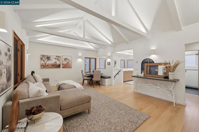 380 Vermont Ave, Berkeley, CA 94707