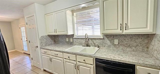 1364 Beagle Road, Orange, TX 77632