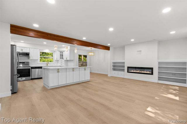 29863 Fall River Road, Southfield, MI 48076