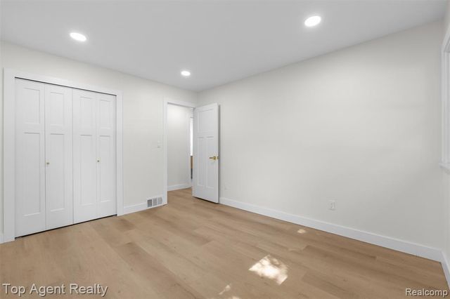 29863 Fall River Road, Southfield, MI 48076