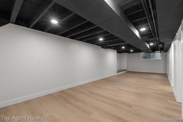 29863 Fall River Road, Southfield, MI 48076
