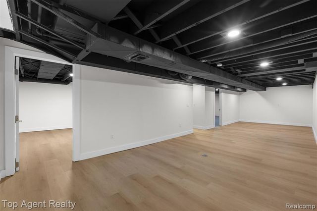 29863 Fall River Road, Southfield, MI 48076