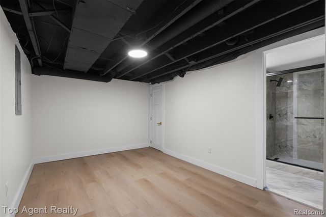 29863 Fall River Road, Southfield, MI 48076