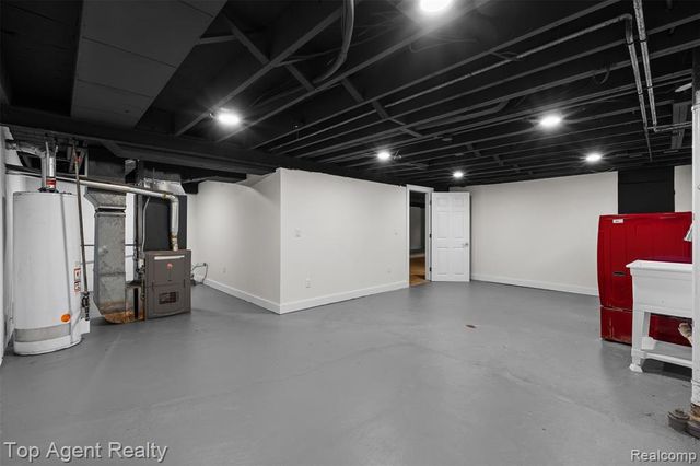 29863 Fall River Road, Southfield, MI 48076