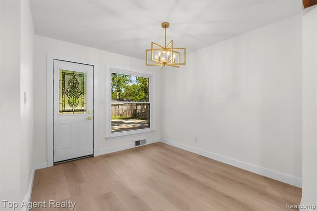 29863 Fall River Road, Southfield, MI 48076