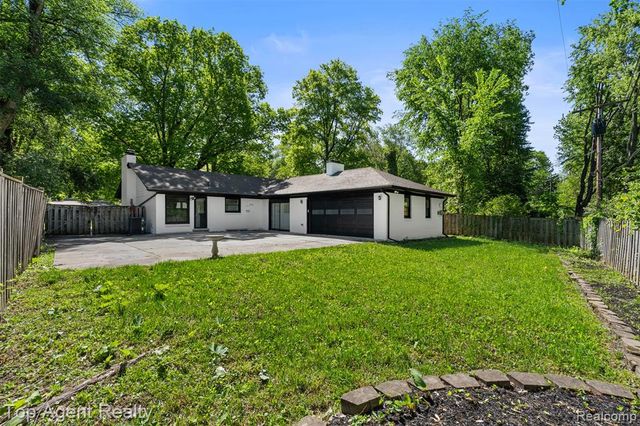 29863 Fall River Road, Southfield, MI 48076