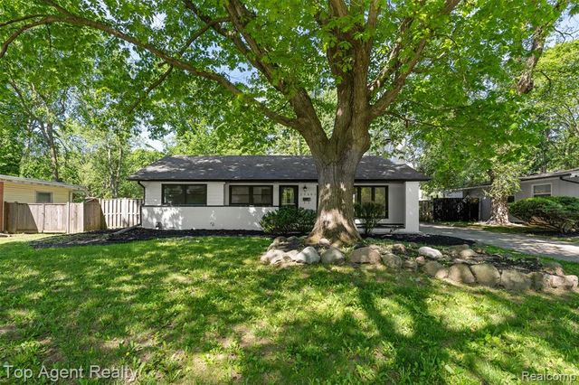 29863 Fall River Road, Southfield, MI 48076