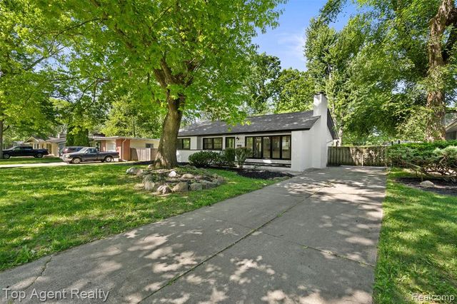 29863 Fall River Road, Southfield, MI 48076