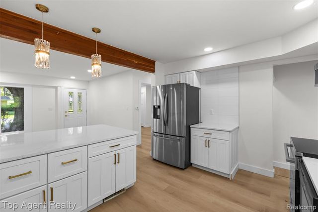 29863 Fall River Road, Southfield, MI 48076