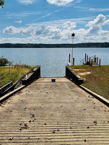 10040 Hwy 87 S, Hemphill, TX 75948