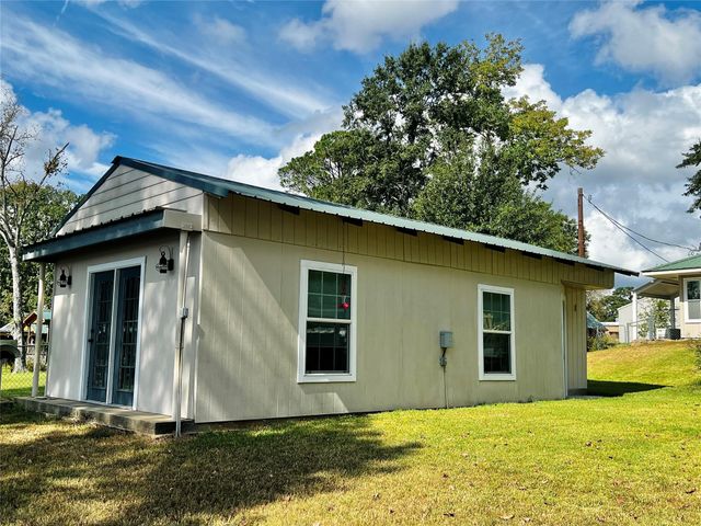 10040 Hwy 87 S, Hemphill, TX 75948