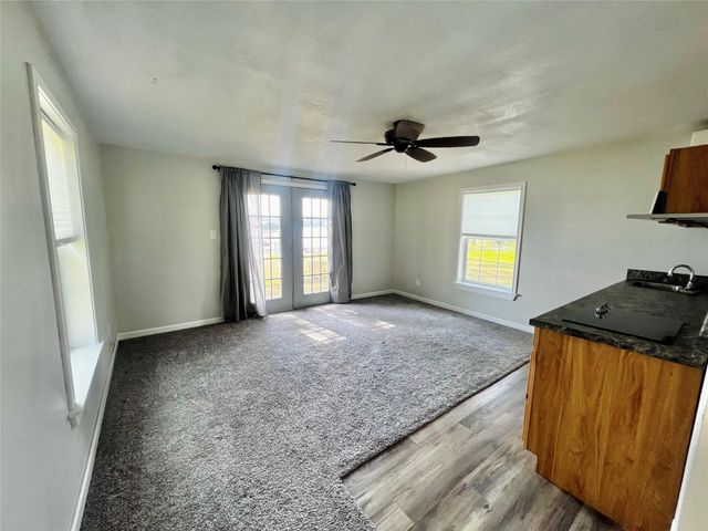 10040 Hwy 87 S, Hemphill, TX 75948