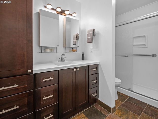 3835 Sw CANBY St, Portland, OR 97219