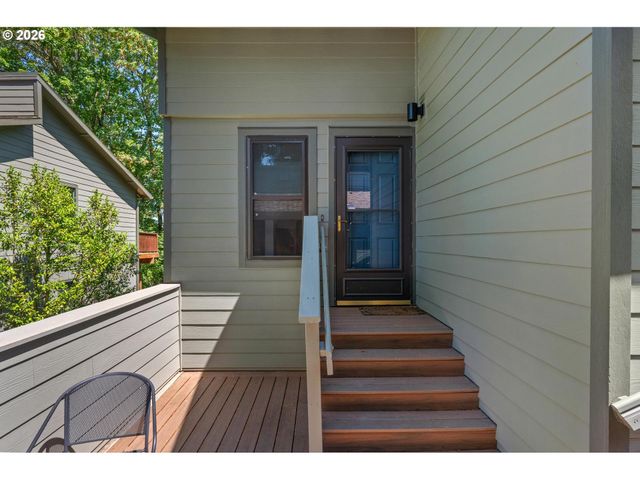 3835 Sw CANBY St, Portland, OR 97219