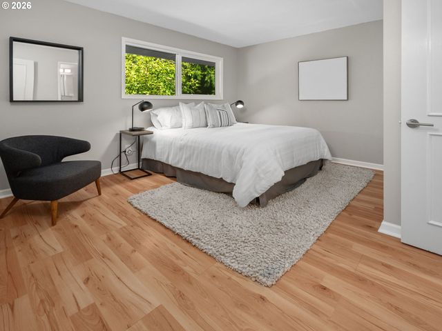 3835 Sw CANBY St, Portland, OR 97219