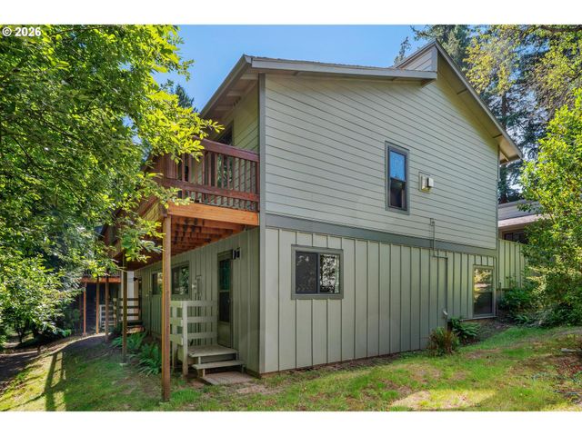 3835 Sw CANBY St, Portland, OR 97219