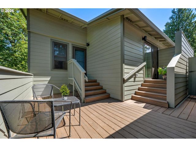 3835 Sw CANBY St, Portland, OR 97219